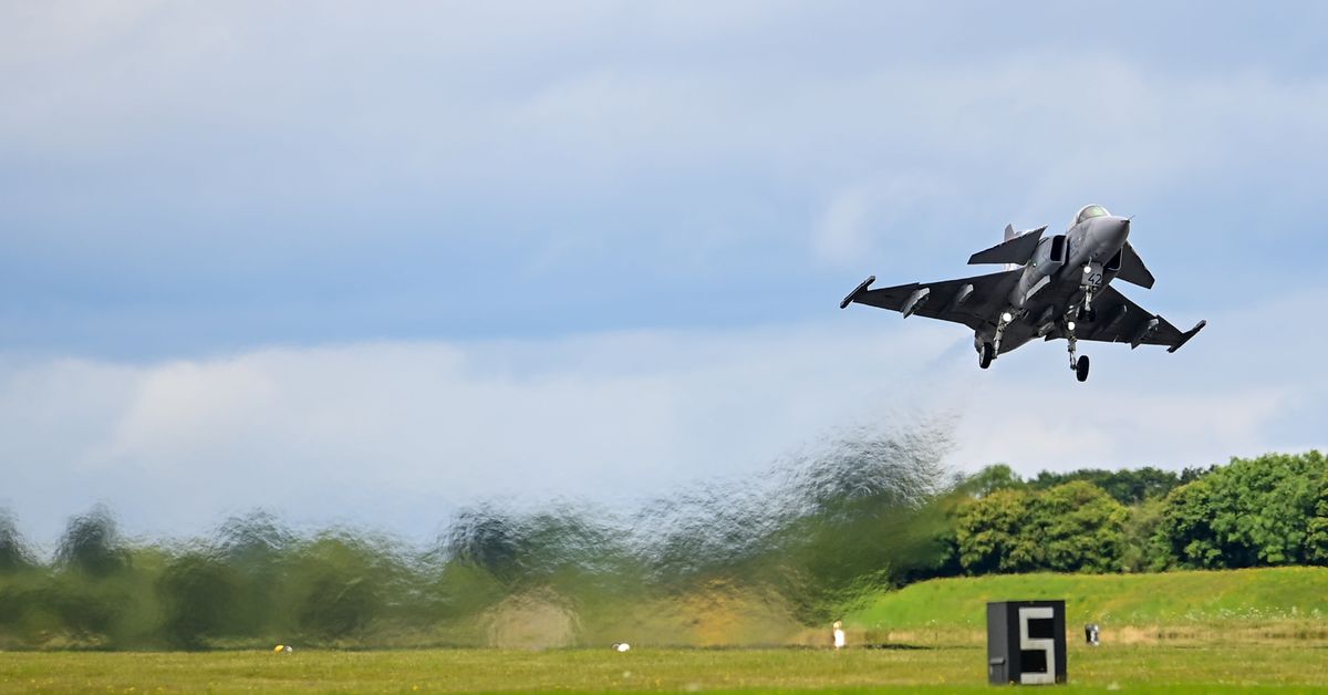 Ruotsi myy ja lahjoittaa JAS Gripen -hävittäjiä Ukrainaan  – mukana huipputehokkaat ohjukset