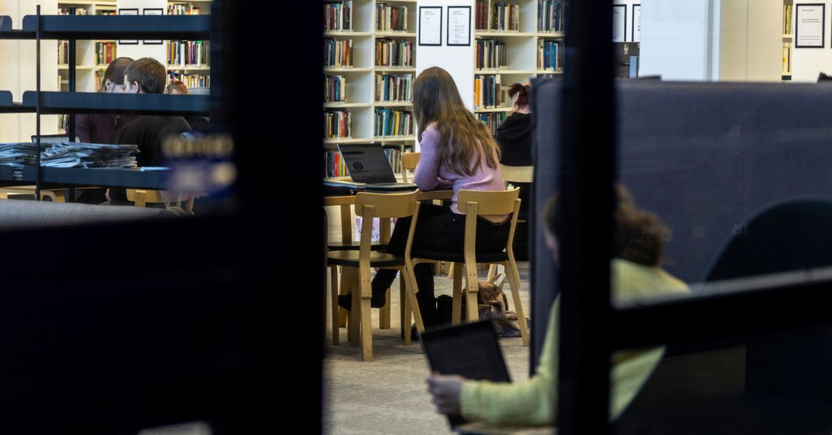 Report: Non-EU students complete more credits and graduate faster than Finnish peers