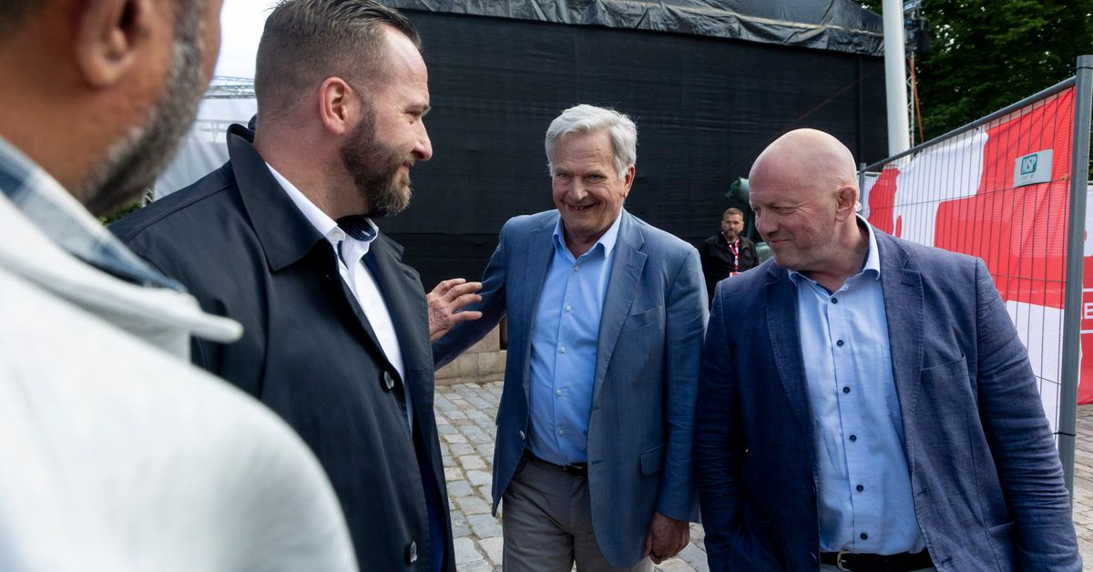 Uusi kirja valottaa Suomen presidenttien ja heidän henkivartijoidensa välistä suhdetta