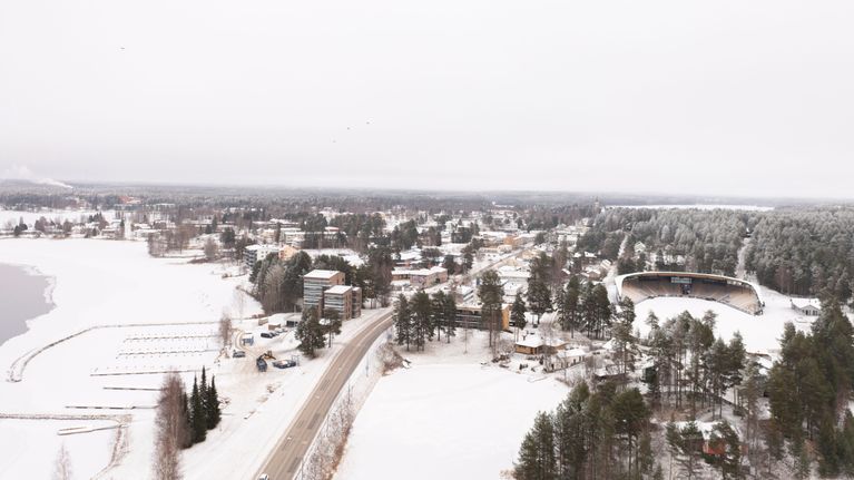 Sotkamon kirkonkylä kuvattuna etelästä.