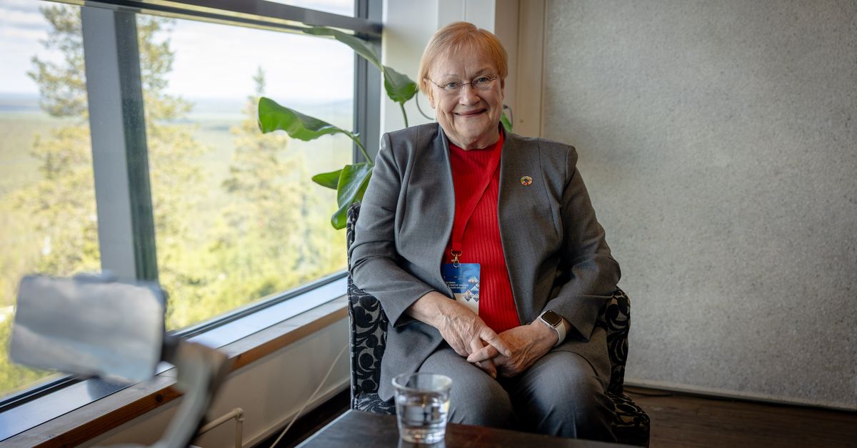 Tarja Halonen mielâst algâaalmugeh kalgeh peessâđ fáárun meridiđ ...