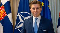 Puolustusministeri Antti Häkkänen puolustusministeriön infotilaisuuden jälkeen.