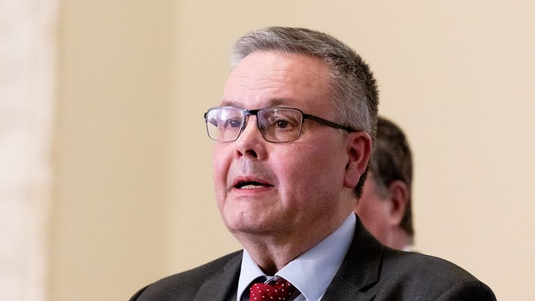 Krisdrabbade lantbrukare väntar i spänning på regeringens bränslebeslut ...