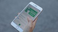 S-mobiili sovelluksen valikko iPhonen näytöllä.