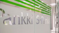 S-pankin logo ikkunassa