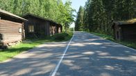 Asfalttitien varrella vanhoja torppia