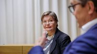 Professori, aivotutkija Minna Huotilainen ja pian eläköityvä Keskon henkilöstöjohtaja Matti Mettälä.