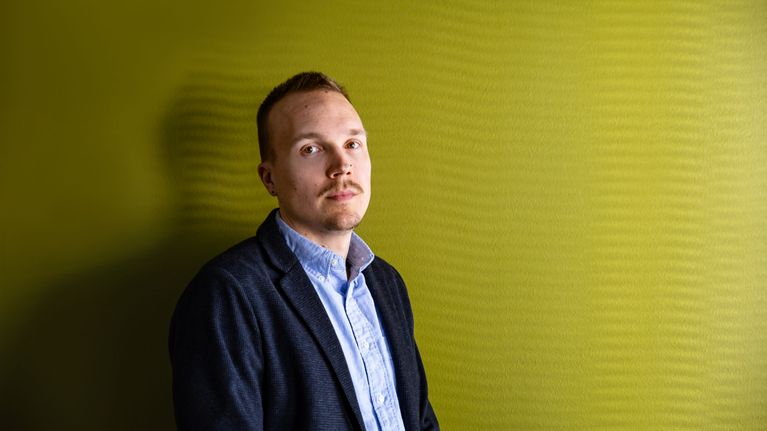 Yle aloitti uuden uutispodcastin – juontaja Reetta Rönkä: 
