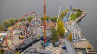Tampereen Särkänniemen huvipuisto Näsinneulasta kuvattuna