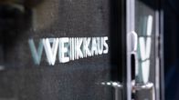 Veikkaus yhtiön teksti ovessa.