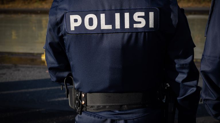 Poliisit ajoharjoituksissa Polamkissa.