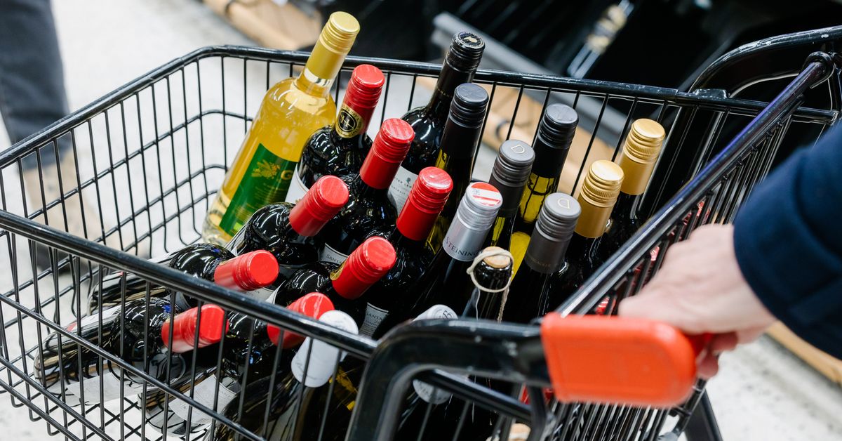 Majority of Finnish MPs favour allowing grocery stores to sell wine
