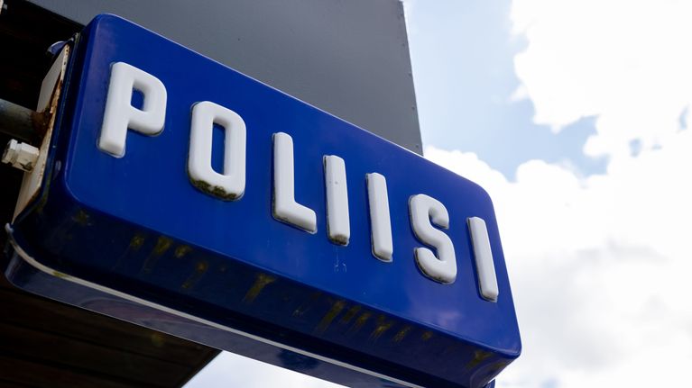 Poliisin kyltti. 