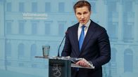 Puolustusministeri Antti Häkkänen tiedotustilaisuudessa.