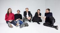 Totuus ja valhe -bändin jäsenet vasemmalta Valtteri Bruun, Martti Suosalo, Jarkko Lahti, Nora Raikamo ja Kiureli Sammallahti.