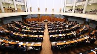 Finlands riksdag är samlade till höstens första frågetimme i riksdagshuset.