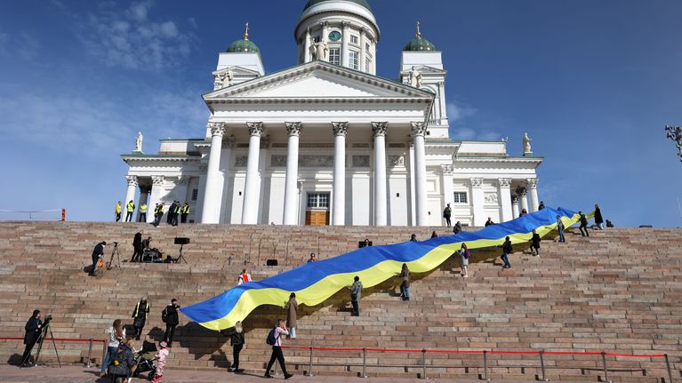 sotaa-paenneita-ukrainalaisia-piti-tulla-tuhatm-rin