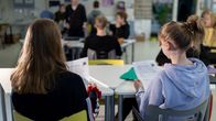 Yhdeksännen luokan oppilaita englannin kielen opetuksen tunnilla, opettajana lehtori Katariina Pekuri, Riihikallion koulu, Tuusula, 15.1.2019.