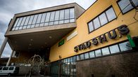 Ingången till Pargas stadshus.