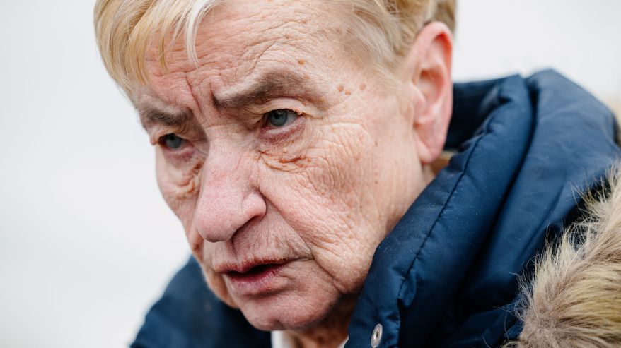 ”Nyt voi olla niin, että Petran bussi on ajanut kolarin”, sanoi äiti ...