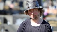 Savonlinnan seurakunnan haudankaivaja, linnunpönttöjen rakentaja Marko Ruuskanen.