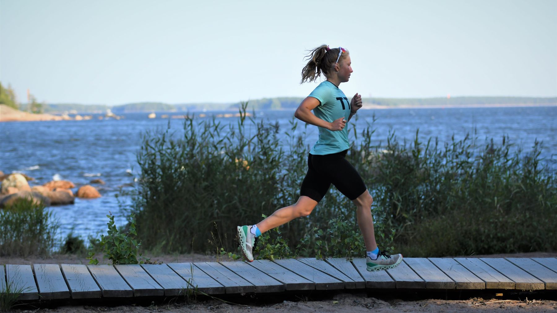 Triathleten Minttu Hukka på löprunda.
