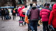 Jouluruokaa jaettiin vähävaraisille Helsingin Rautatientorilla.