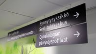 Synnytysyksikkö-, seri-tukikeskus- ja gynekologian päivystyspotilaat-kyltit Mikkelin keskussairaalalla.
