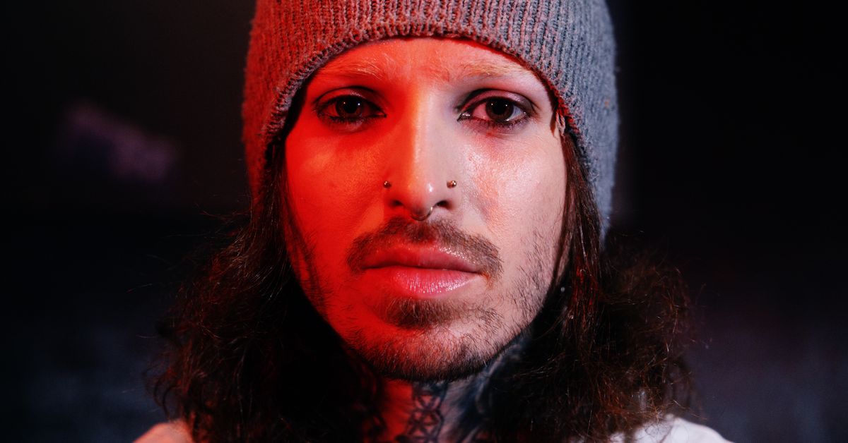 Kitaristi Samy Elbanna kertoo selviytymisestään vaikeiden elämänvaiheiden ja musiikkiuran keskellä