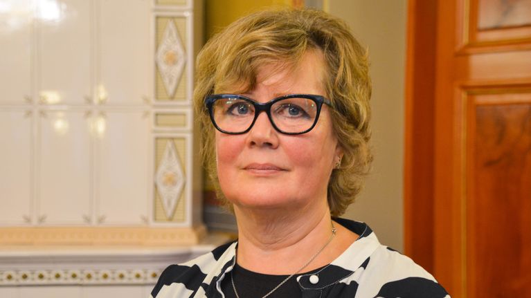 En kvinna.