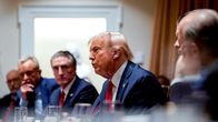 Trump piti hallituksen kokouksen Valkoisessa talossa.