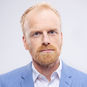 Ylen Politiikka ja talous -toimituksen toimittaja Petri Raivio.