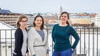 Barnträdgrådslärarstuderandena Alexina Blomqvist (t.v.), Beata Tana och Johanna Andersson. Studerande vid Helsingfors universitet.