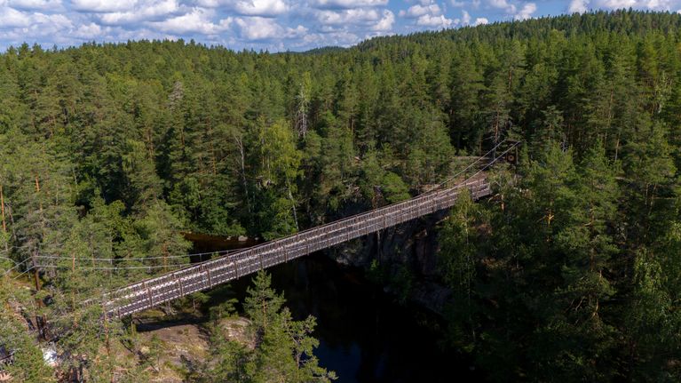 Repoveden kansallis­puiston riippusillan korjaus alkaa viimein tällä ...