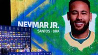 Neymar presenteras som brasiliansk VM-spelare.