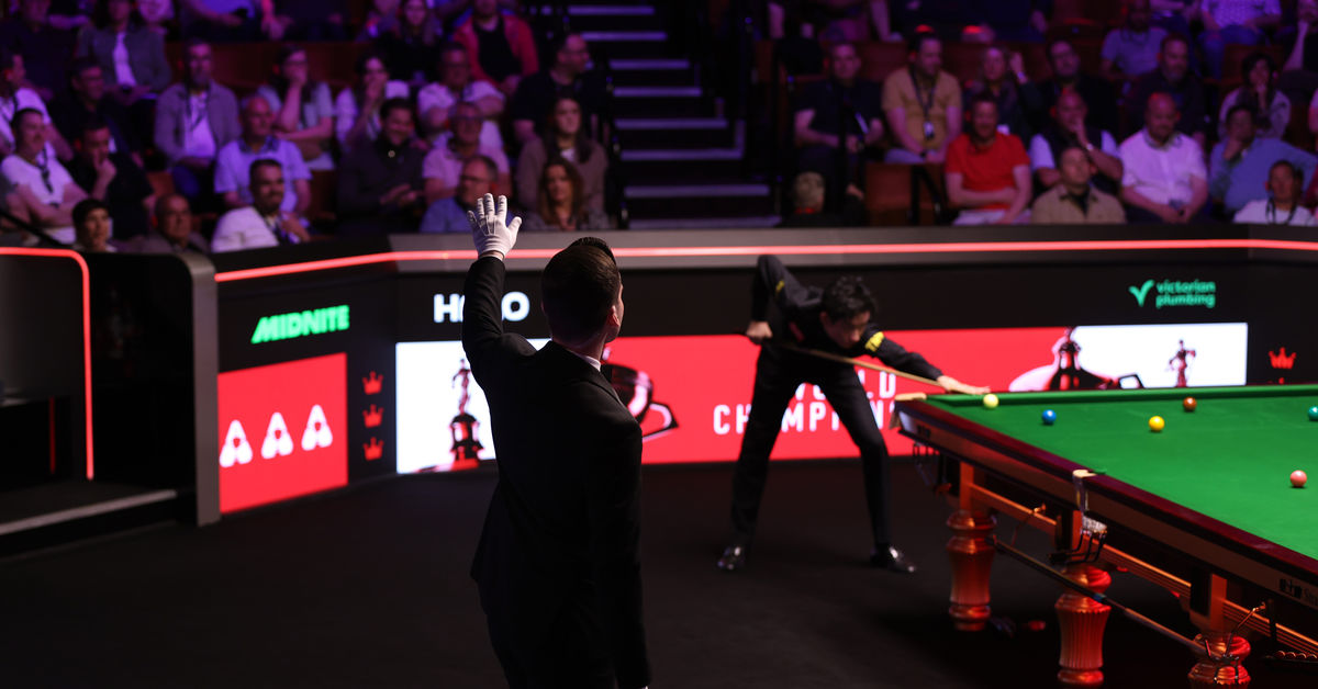 MM-kisoissa nähtiin erä, jota legenda kutsui häpeäksi snookerille – tuomarilla oli vaikeuksia rauhoitella yleisöä