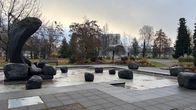 Länsipuisto syksyllä. Kuvassa on etualalla Tyrskypatsas ja takana laululava.