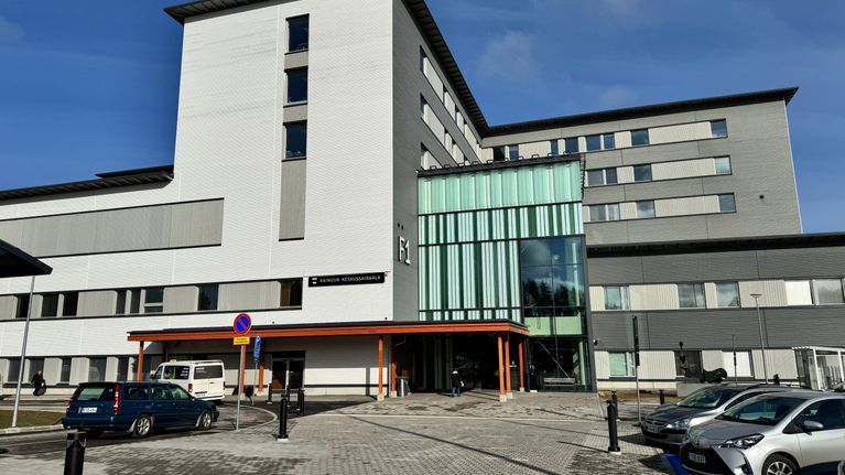 Kainuun hyvinvointialue ja Keski-Pohjanmaan hyvinvointialue neuvottelevat, voitaisiinko kummankin rintasyöpäleikkaukset tehdä Kajaanissa.
