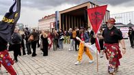 Opiskelijat juhlivat lukuvuoden alkua Kuopion torilla.