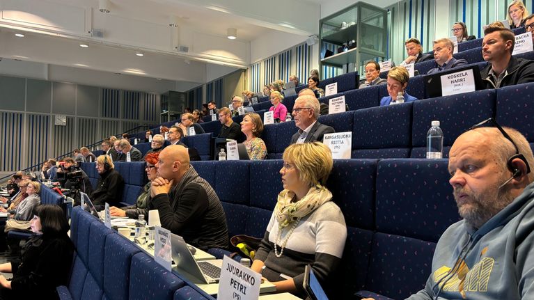 Etelä-Pohjanmaan aluevaltuuston kokous Seinäjoen keskussairaalan auditoriossa 28.10.2024.