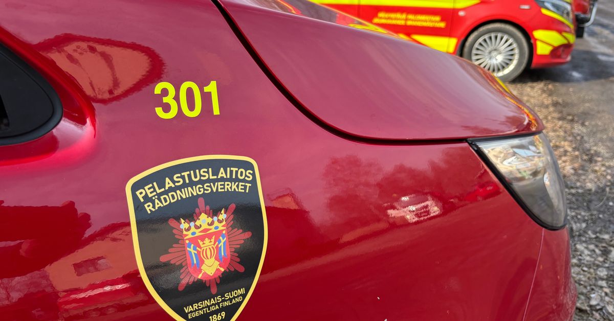 Rekka ja autot kolaroivat Raisiossa – seitsemän ihmistä mukana ...