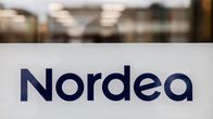 Nordean logo konttorin ulko-ovessa Turun keskustassa.