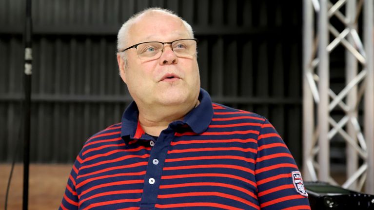 Pekka Pusa kasisalilla