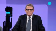 Kuvassa Matti Vanhanen Ylen Ykkösaamun haastattelussa 18.10.2025.