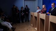 Sari Essayah, Riikka Purra, Petteri Orpo ja Anders Adlercreutz puoliväliriihen aloitusinfossa.