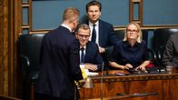 Orpo ja Purra takana, etualalla Lindtman.