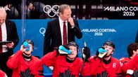 Jon Cooper valmentamassa Kanadaa.