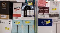 Kahdeksanprosenttisia alkoholijuomia Keskon varastolla.