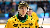 Kuvassa Ilveksen kultakypärä Lukas Jasek.