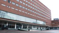 Helsingin käräjäoikeus, punatiilinen rakennus ulkoapäin.